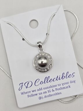 Swarovski Crystal Elements Silver Pearl Halo Necklace Gray Black Pearl 20 inch